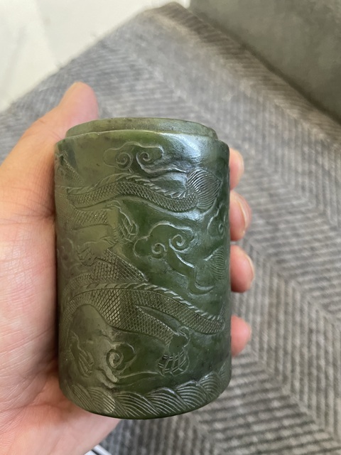 古玩玉器和田碧玉筆筒真品鑒賞圖