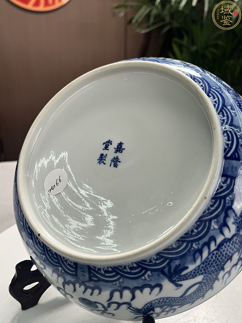 古玩陶瓷龍紋青花盤真品鑒賞圖