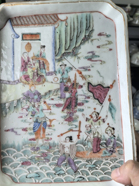 古玩陶瓷人物紋粉彩盤真品鑒賞圖