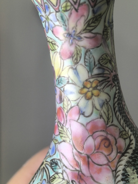 古玩陶瓷龍紋瓶真品鑒賞圖