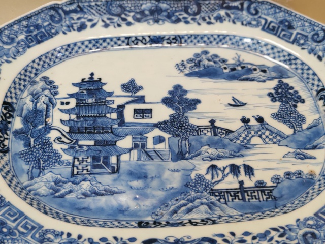 古玩陶瓷青花山水人物紋八方盤真品鑒賞圖