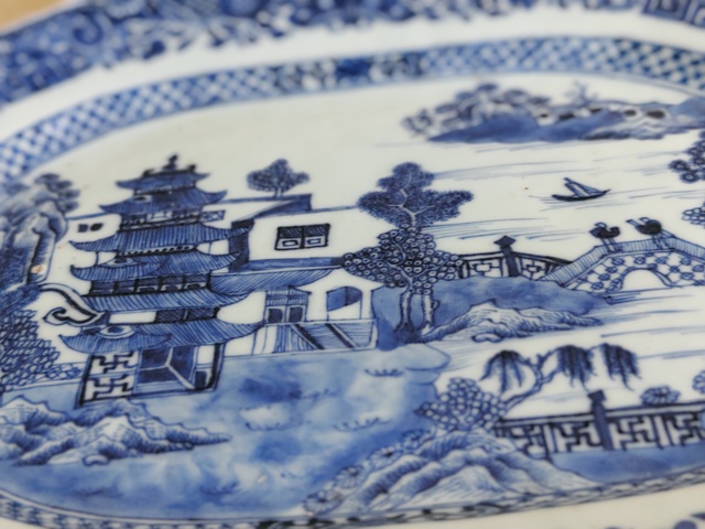 古玩陶瓷青花山水人物紋八方盤真品鑒賞圖