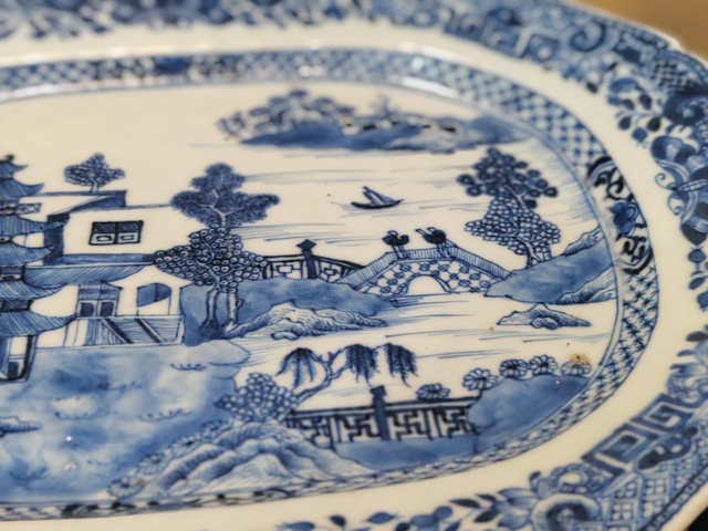 古玩陶瓷青花山水人物紋八方盤真品鑒賞圖
