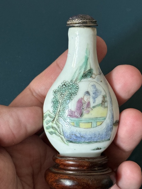 古玩陶瓷鼻煙壺真品鑒賞圖