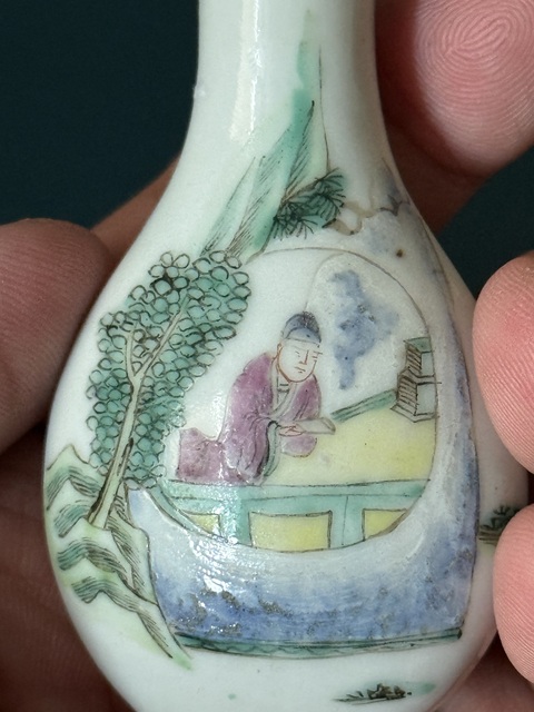 古玩陶瓷鼻煙壺真品鑒賞圖