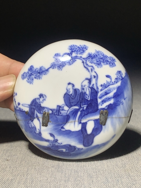 古玩陶瓷青花攜琴訪友圖印盒真品鑒賞圖