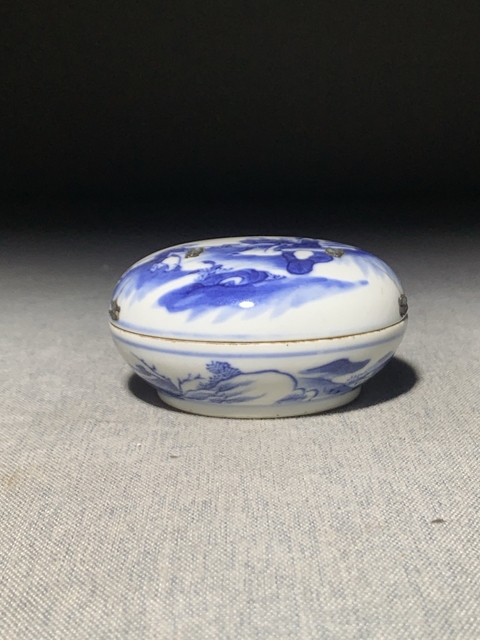 古玩陶瓷青花攜琴訪友圖印盒真品鑒賞圖