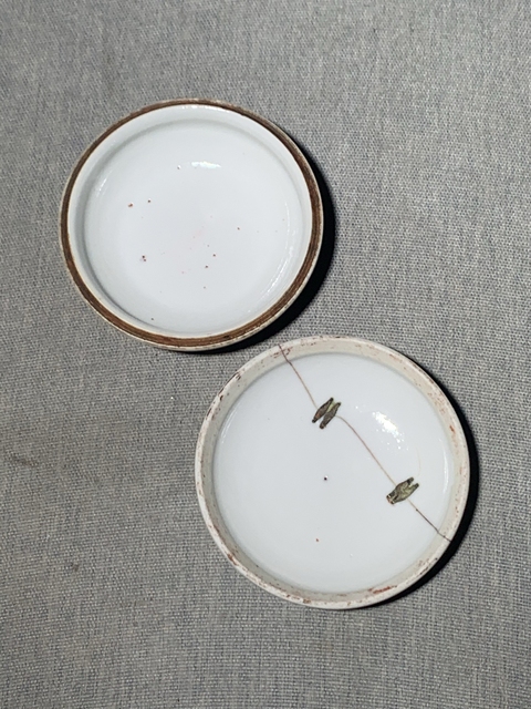 古玩陶瓷青花攜琴訪友圖印盒真品鑒賞圖