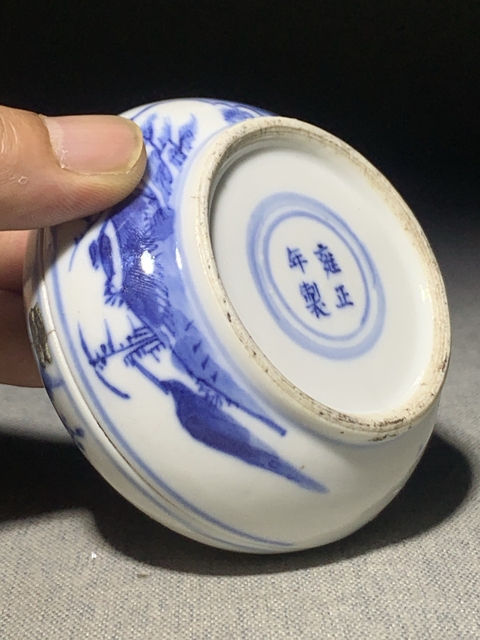 古玩陶瓷青花攜琴訪友圖印盒真品鑒賞圖