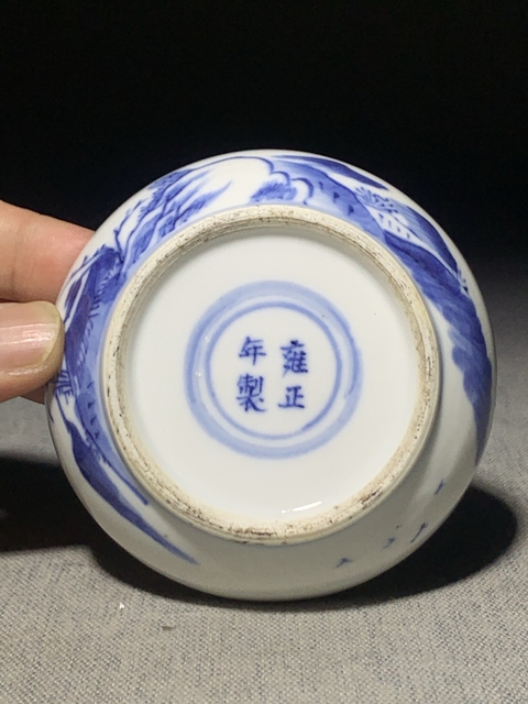 古玩陶瓷青花攜琴訪友圖印盒真品鑒賞圖
