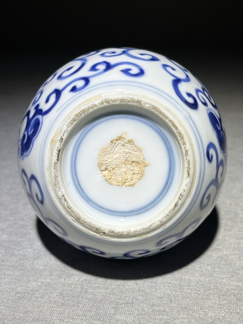 古玩陶瓷青花夔龍紋長頸瓶真品鑒賞圖