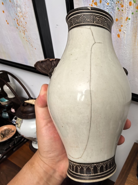 古玩陶瓷乾隆鐵骨泥白釉橄欖尊真品鑒賞圖