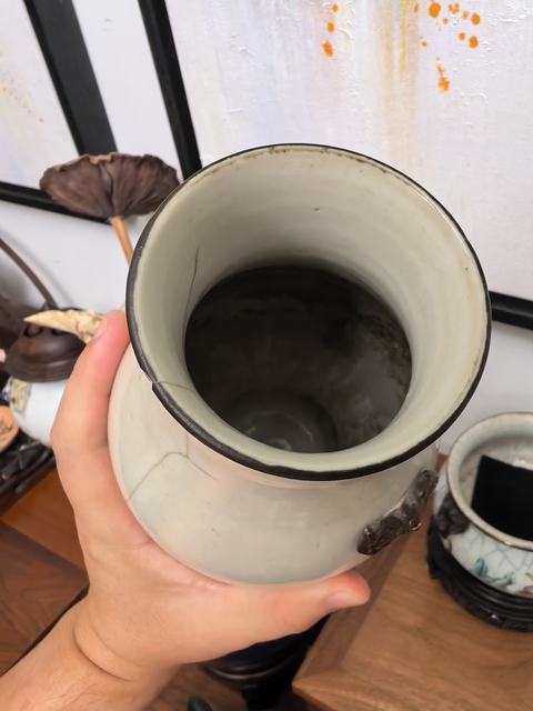 古玩陶瓷乾隆鐵骨泥白釉橄欖尊真品鑒賞圖