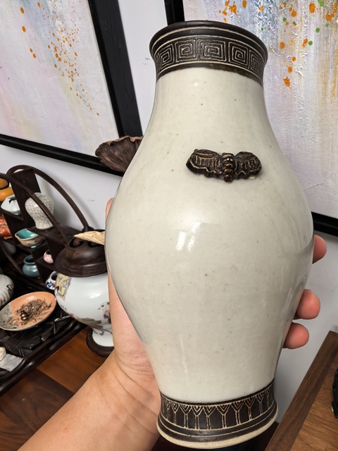 古玩陶瓷乾隆鐵骨泥白釉橄欖尊真品鑒賞圖