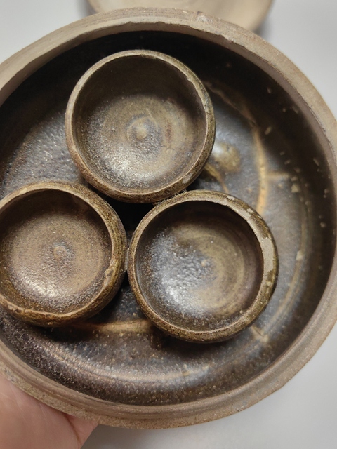 古玩陶瓷洪塘窯褐釉粉盒真品鑒賞圖