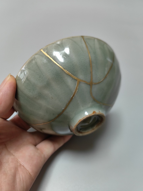 古玩陶瓷龍泉青瓷刻仰蓮紋茶碗真品鑒賞圖
