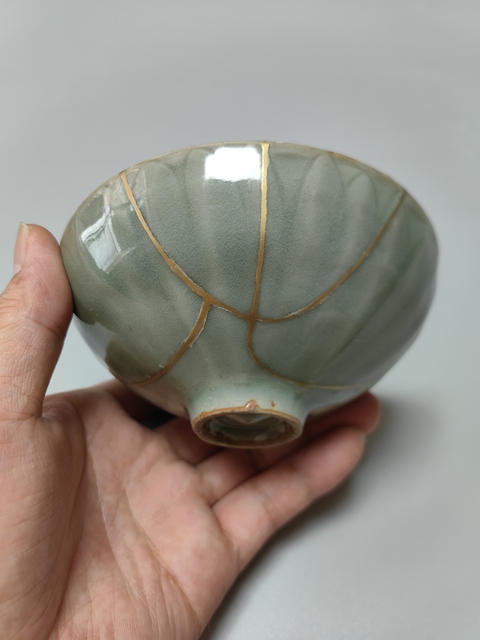 古玩陶瓷龍泉青瓷刻仰蓮紋茶碗真品鑒賞圖