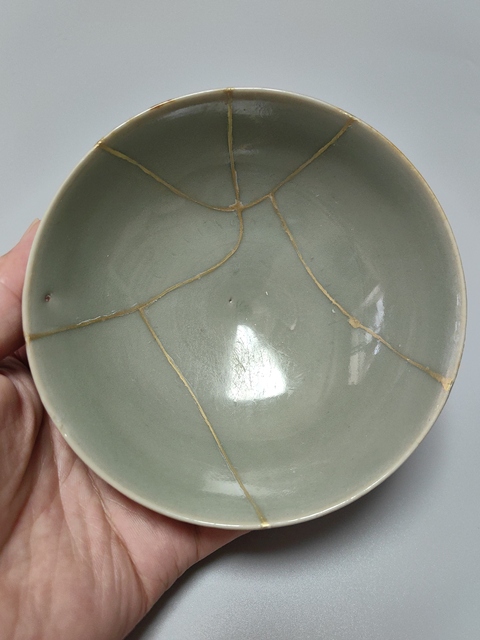 古玩陶瓷龍泉青瓷刻仰蓮紋茶碗真品鑒賞圖