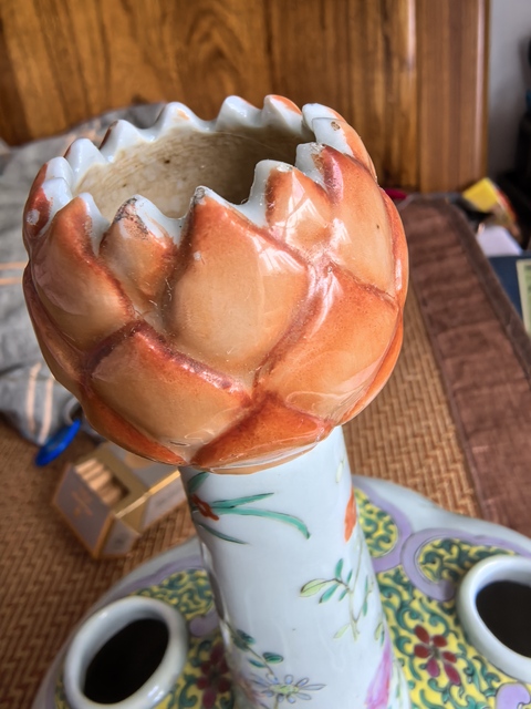 古玩陶瓷粉彩花卉紋蒜頭瓶真品鑒賞圖