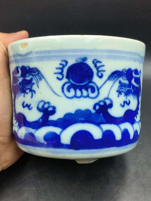 古玩陶瓷青花龍紋香爐真品鑒賞圖