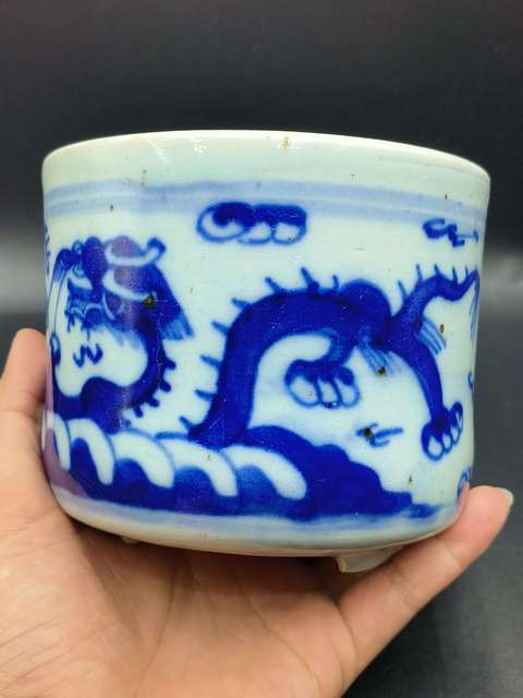 古玩陶瓷青花龍紋香爐真品鑒賞圖