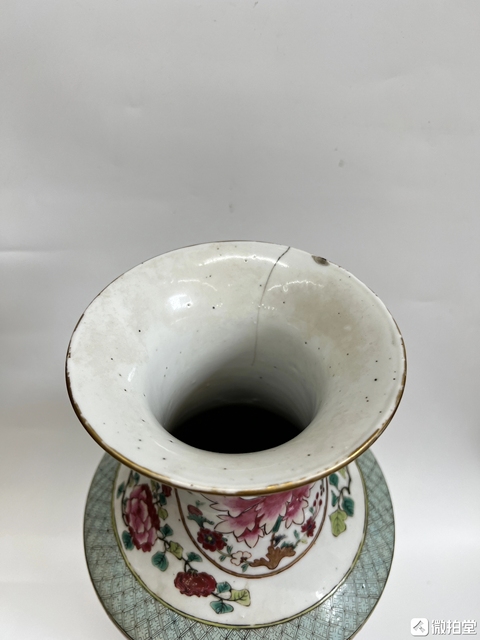 古玩陶瓷花卉紋粉彩瓶真品鑒賞圖