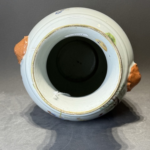 古玩陶瓷清晚期 粉彩人物雙耳尊真品鑒賞圖