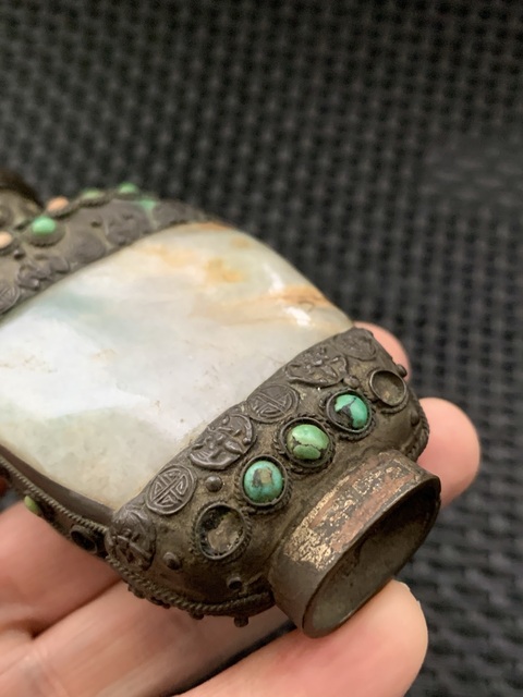 古玩玉器翡翠鑲銀鼻煙壺真品鑒賞圖