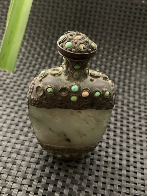 古玩玉器翡翠鑲銀鼻煙壺真品鑒賞圖