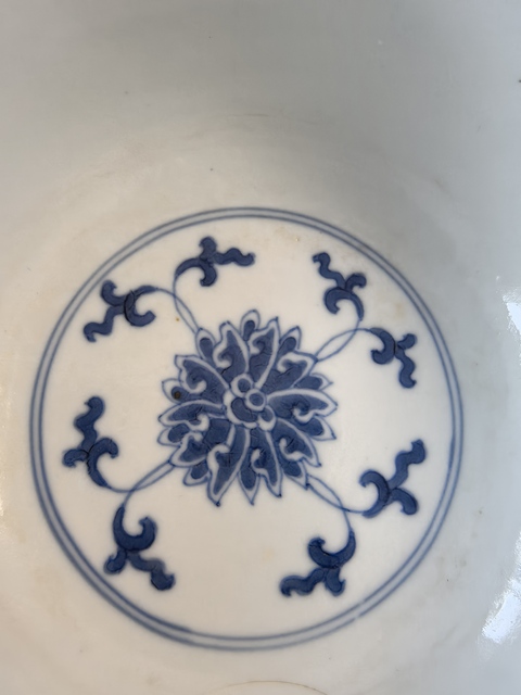 古玩陶瓷清道光纏枝花卉紋碗(官)拍賣,當(dāng)前價(jià)格99999元