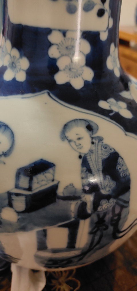 古玩陶瓷青花瓶真品鑒賞圖