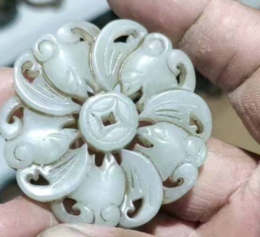古玩玉器和田玉雕“五福團(tuán)壽佩”真品鑒賞圖