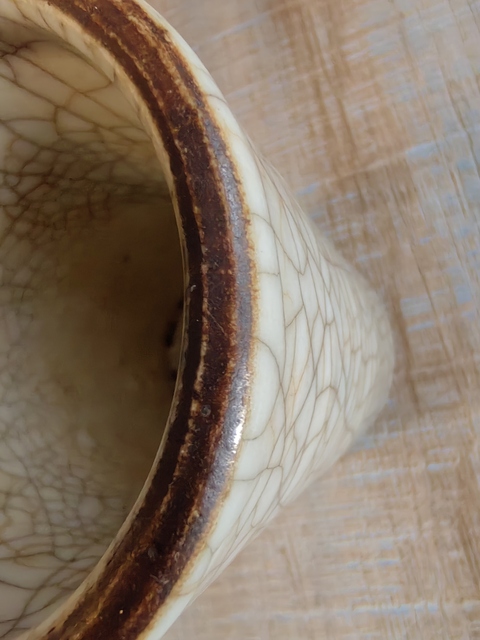 古玩陶瓷哥釉筆筒真品鑒賞圖