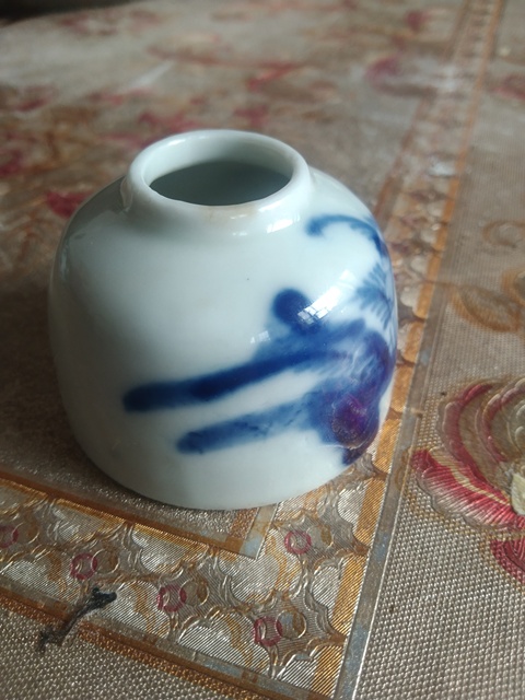 古玩陶瓷山水紋青花水盂真品鑒賞圖