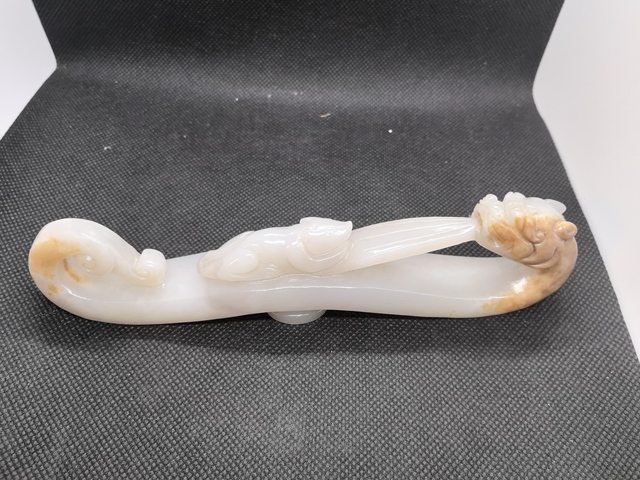 古玩玉器和田玉雕“蒼龍教子”帶鉤真品鑒賞圖
