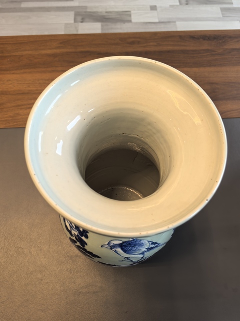古玩陶瓷42厘米道光豆青釉青花富貴白頭王步風格獅耳瓶拍賣，當前價格1980元