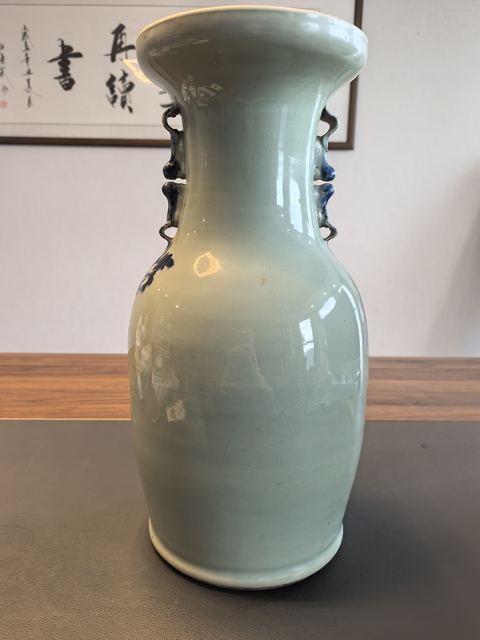 古玩陶瓷42厘米道光豆青釉青花富貴白頭王步風格獅耳瓶拍賣，當前價格1980元