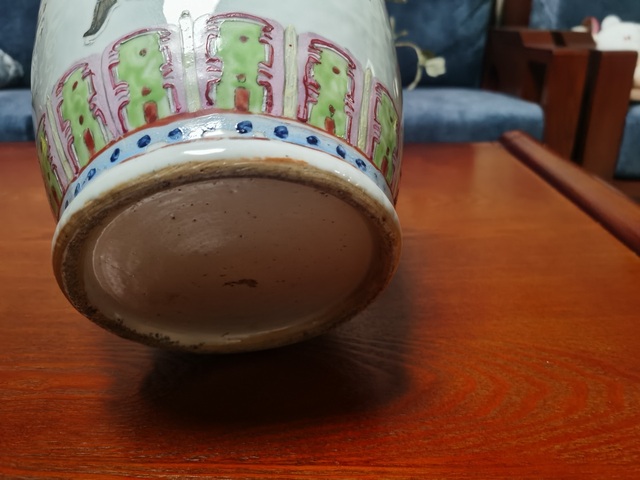 古玩陶瓷粉彩無雙譜人物花口瓶真品鑒賞圖