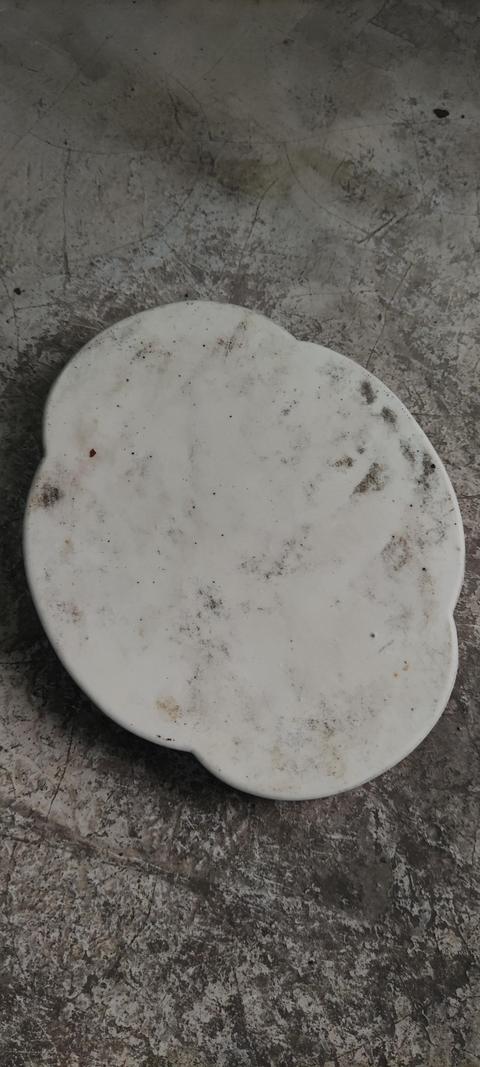 古玩陶瓷飄帶繡球獅子紋海棠盤真品鑒賞圖