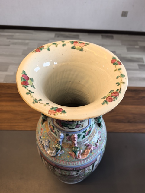 古玩陶瓷粉彩開窗郭子儀拜壽圖大瓶真品鑒賞圖