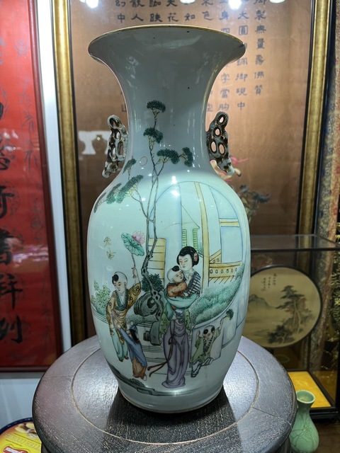 古玩陶瓷人物紋瓶真品鑒賞圖