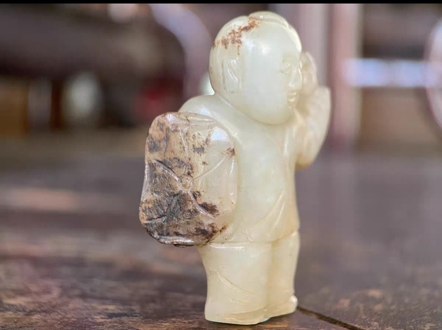 古玩玉器和田玉雕“執荷童子”真品鑒賞圖