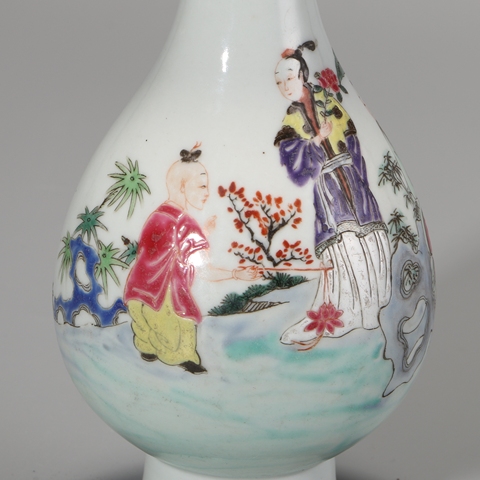 古玩陶瓷人物紋粉彩撇口瓶真品鑒賞圖