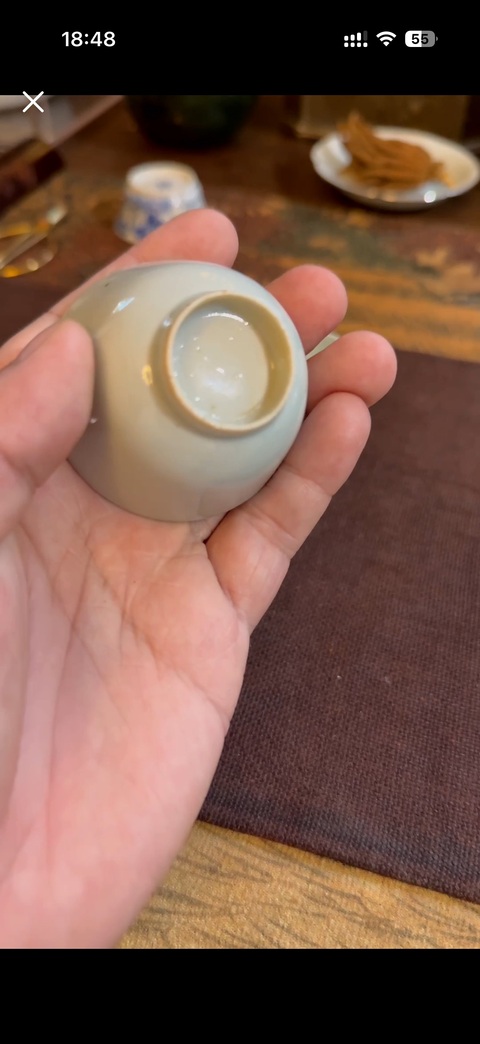 古玩陶瓷豆青釉杯真品鑒賞圖