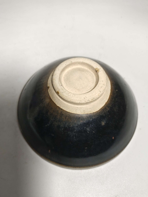 古玩陶瓷黑釉鐵銹斑紋碗真品鑒賞圖