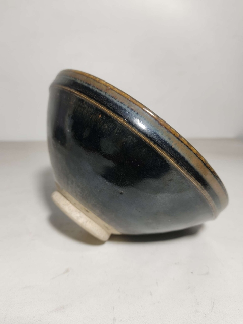 古玩陶瓷黑釉鐵銹斑紋碗真品鑒賞圖