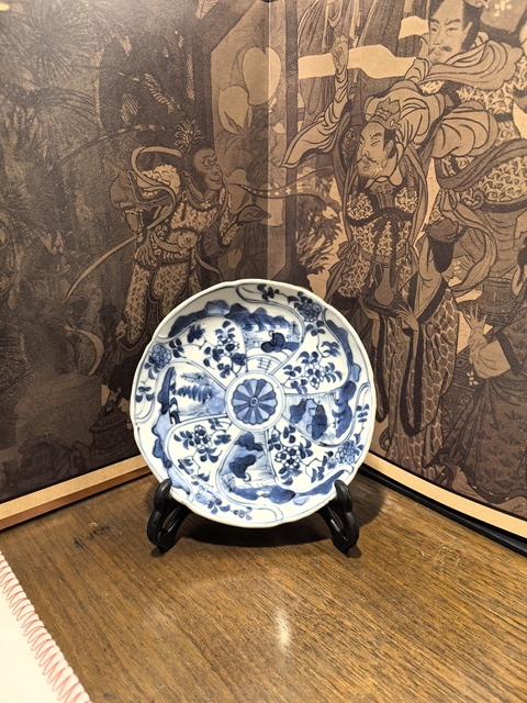 古玩陶瓷清康熙青花開窗花卉紋小盤拍賣，當前價格968元