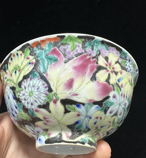 古玩陶瓷民國(guó)-墨地粉彩百花紋茶圓拍賣(mài)，當(dāng)前價(jià)格1369元