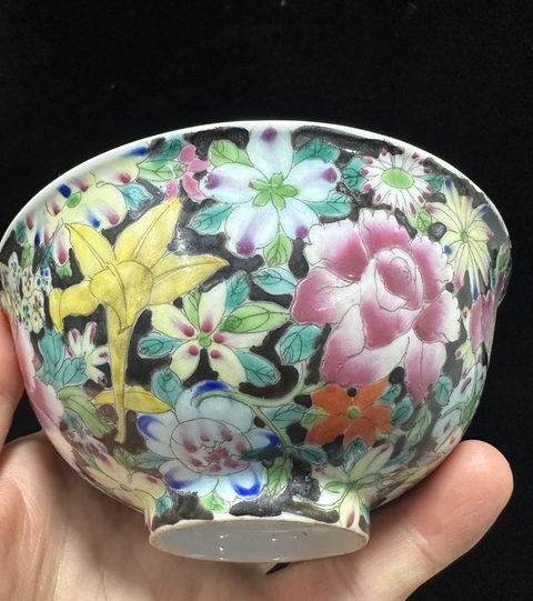 古玩陶瓷民國(guó)-墨地粉彩百花紋茶圓拍賣(mài)，當(dāng)前價(jià)格1369元