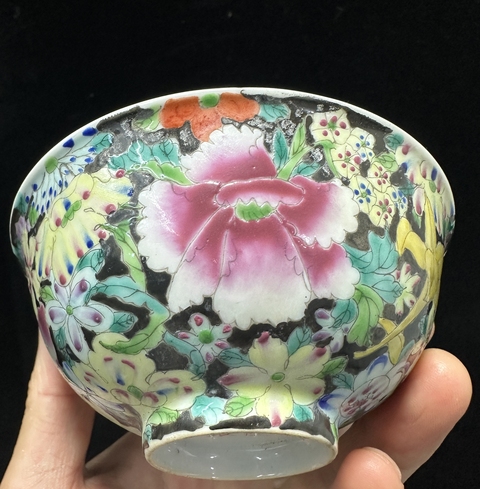 古玩陶瓷民國(guó)-墨地粉彩百花紋茶圓拍賣(mài)，當(dāng)前價(jià)格1369元